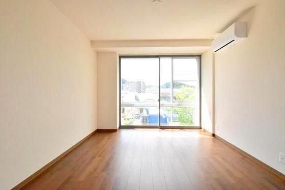 �y�����E���r���O�z�@