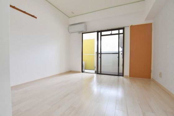 �y�����E���r���O�z�@