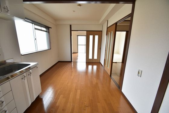 �y�����E���r���O�z�@���̂��閾�邢���r���O