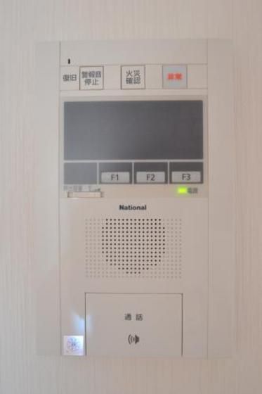 �y�Z�L�����e�B�z�@