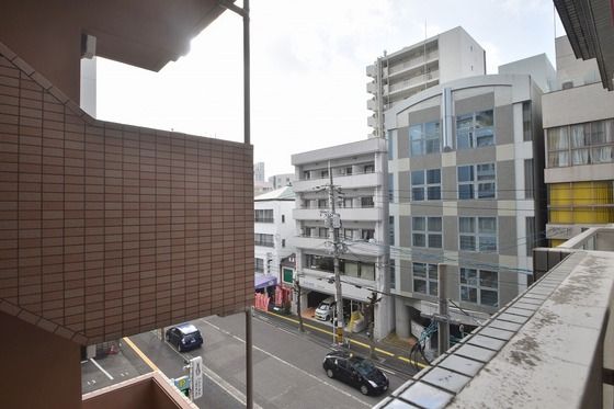 �y���]�z�@