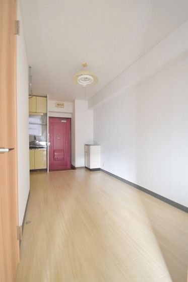 �y�����E���r���O�z�@