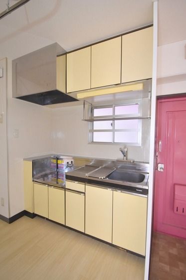 �y�L�b�`���z�@