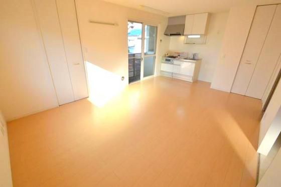 �y�����E���r���O�z�@