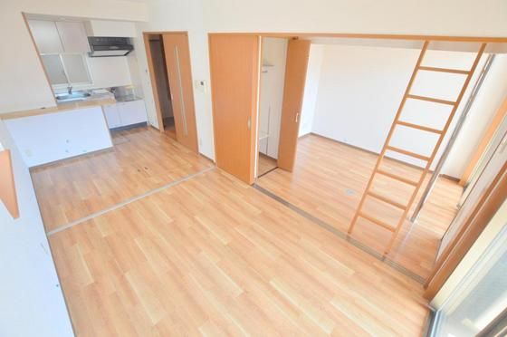 �y�����E���r���O�z�@