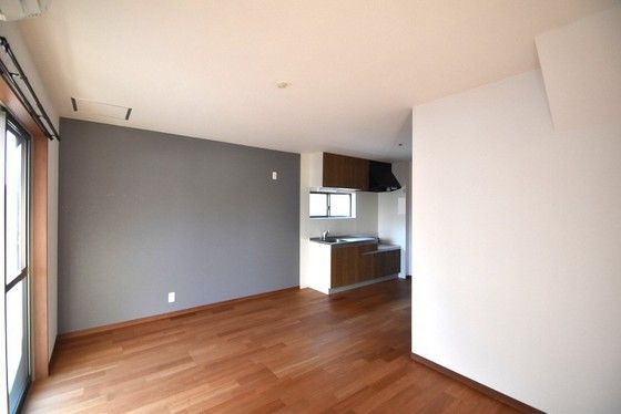 �y�����E���r���O�z�@