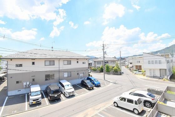 �y���]�z�@