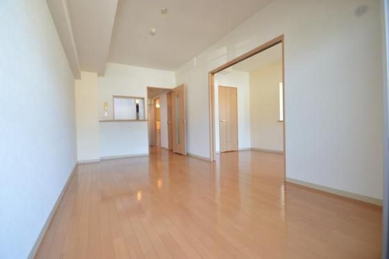 �y�����E���r���O�z�@