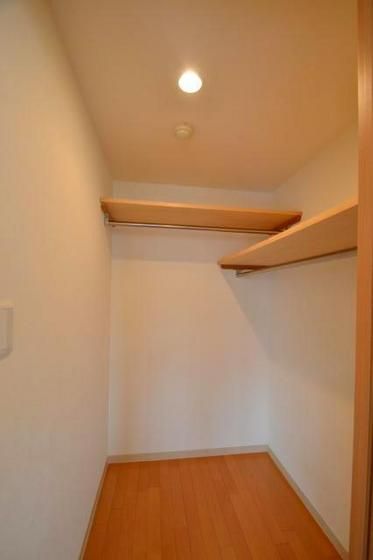 �y���[�z�@�E�H�[�N�C���N���[�[�b�g