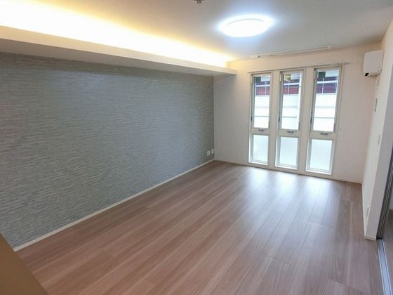 �y�����E���r���O�z�@