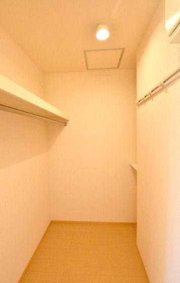 �y���[�z�@�E�H�[�N�C���N���[�[�b�g��