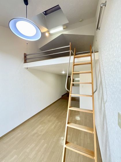 �y�����E���r���O�z�@