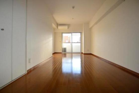 �y�����E���r���O�z�@