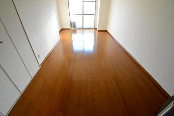 �y�����E���r���O�z�@