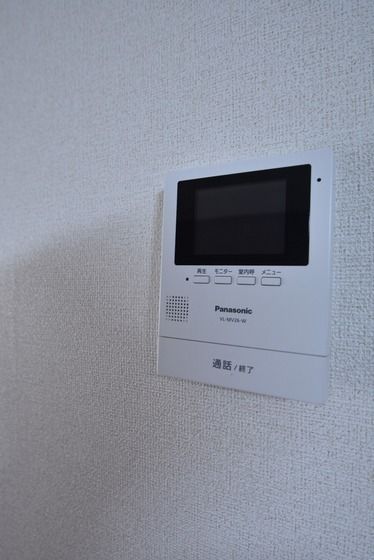 �y�Z�L�����e�B�z�@