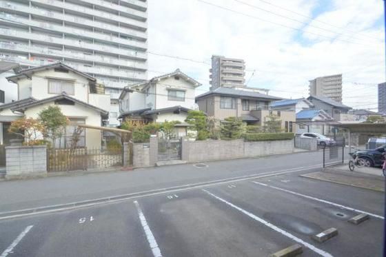 �y���]�z�@