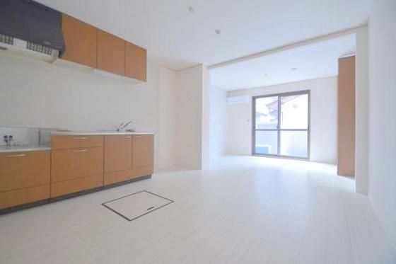 �y�����E���r���O�z�@