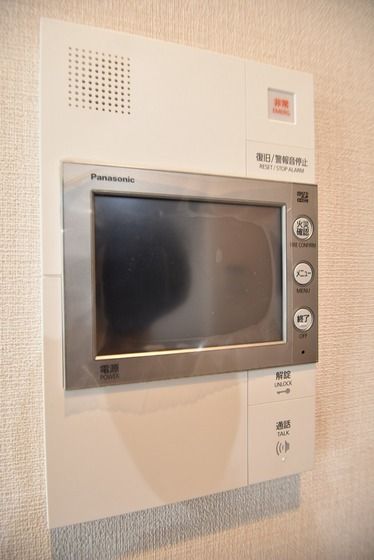 �y�Z�L�����e�B�z�@