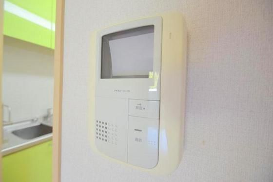 �y�Z�L�����e�B�z�@