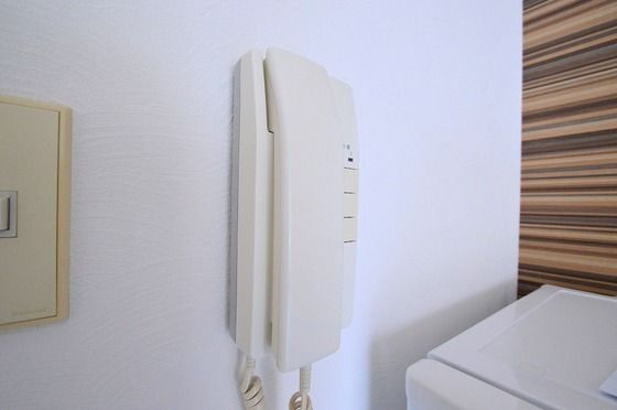 �y�Z�L�����e�B�z�@