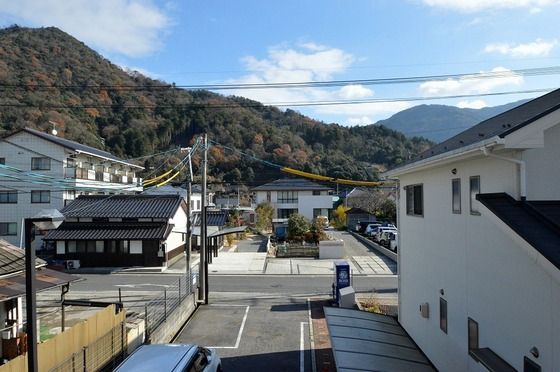 �y���]�z�@