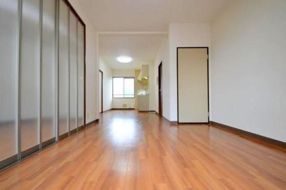 �y�����E���r���O�z�@