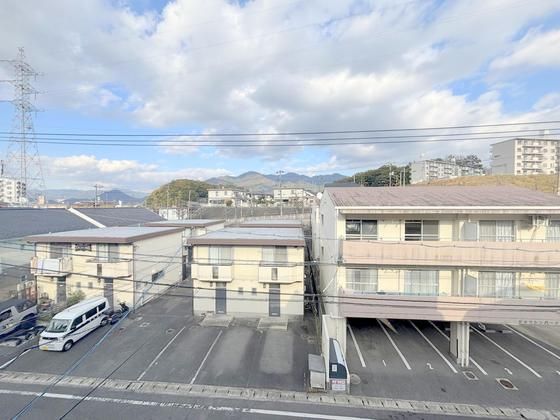 �y���]�z�@