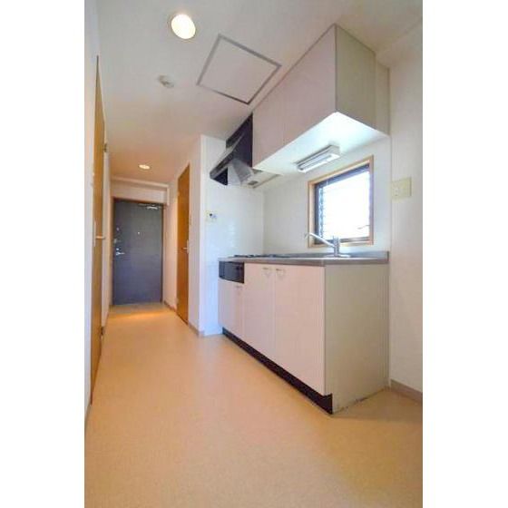 �y�����E���r���O�z�@�L�b�`���X�y�[�X