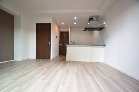 �y�����E���r���O�z�@