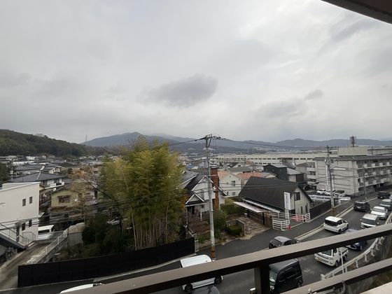 �y���]�z�@