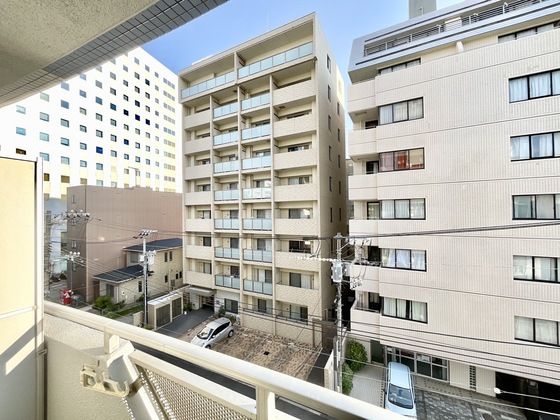 �y���]�z�@