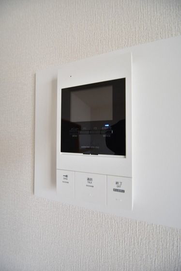 �y�Z�L�����e�B�z�@