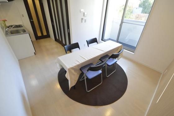 �y�����E���r���O�z�@