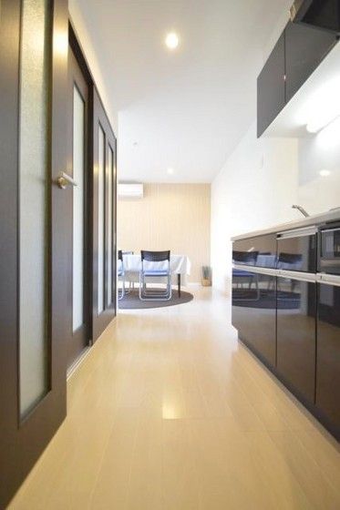 �y�����E���r���O�z�@