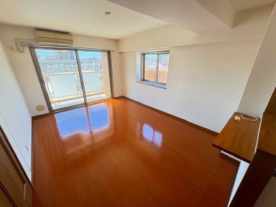 �y�����E���r���O�z�@