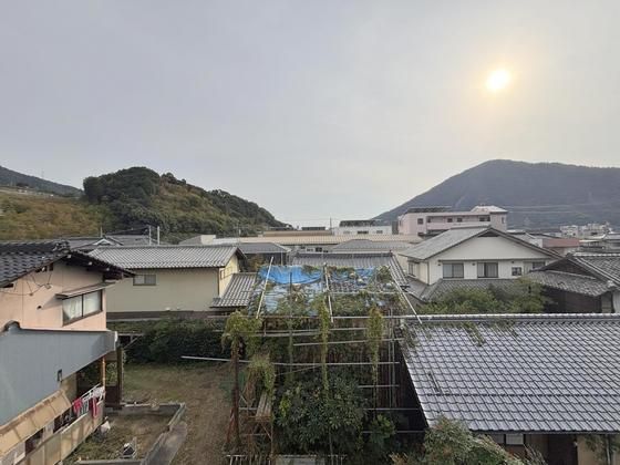 �y���]�z�@