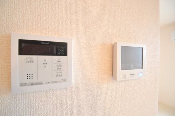 �y�Z�L�����e�B�z�@