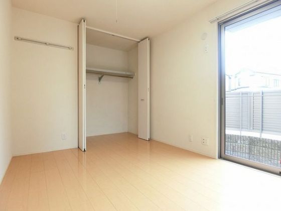 �y�����E���r���O�z�@