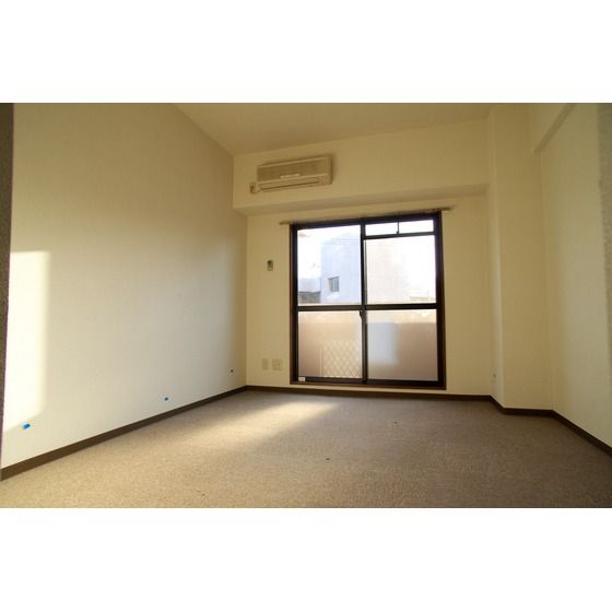 �y�����E���r���O�z�@