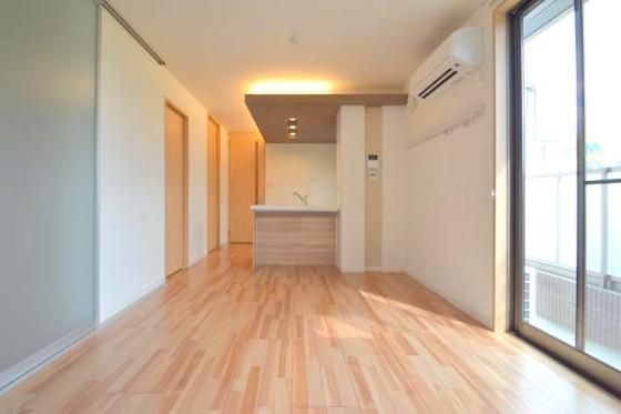 �y�����E���r���O�z�@