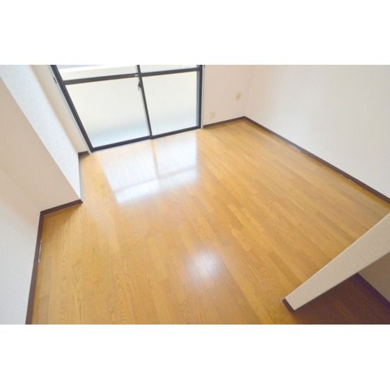 �y�����E���r���O�z�@