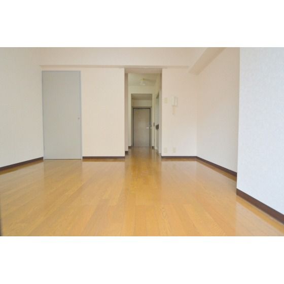 �y�����E���r���O�z�@�t���[�����O