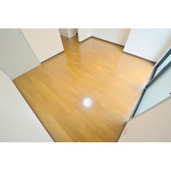 �y�����E���r���O�z�@