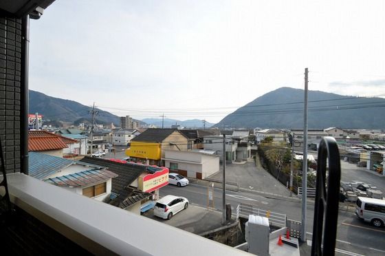 �y���]�z�@