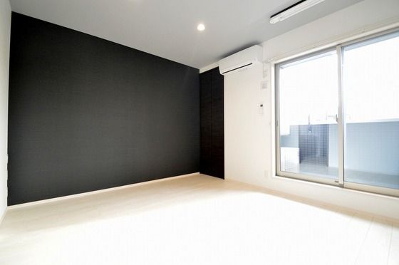 �y�����E���r���O�z�@