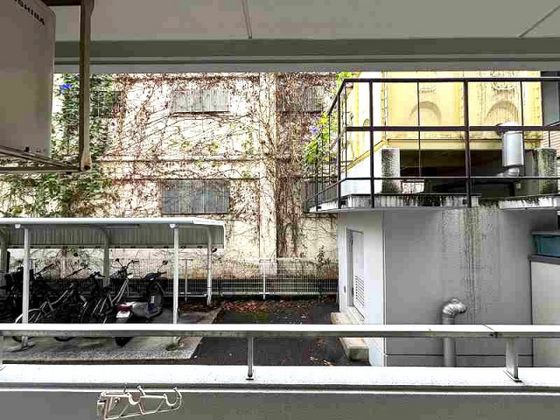 �y���]�z�@